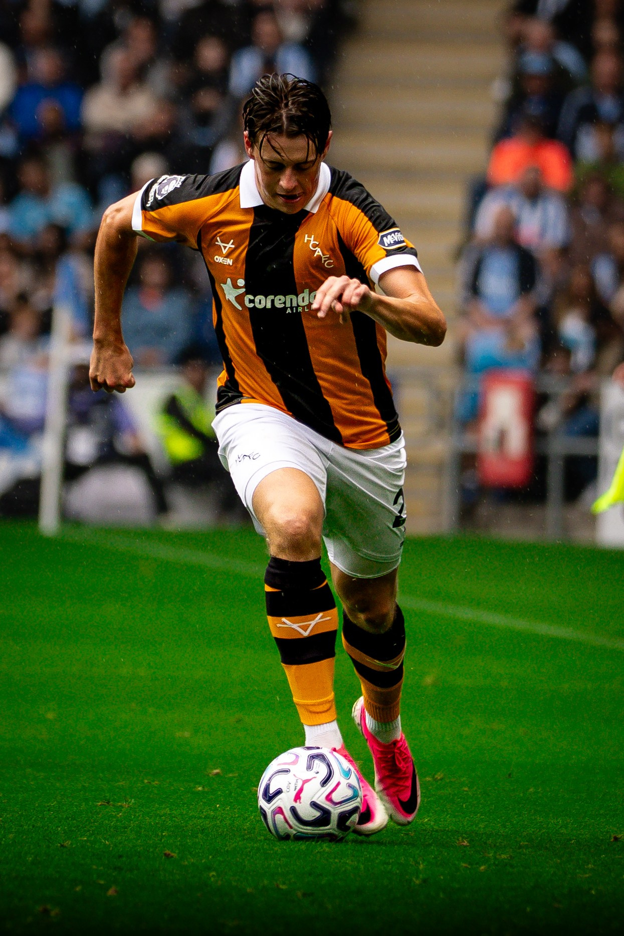 Hull City player dribbling with the ball during the Premier League match against Coventry City on 29 August 2026.