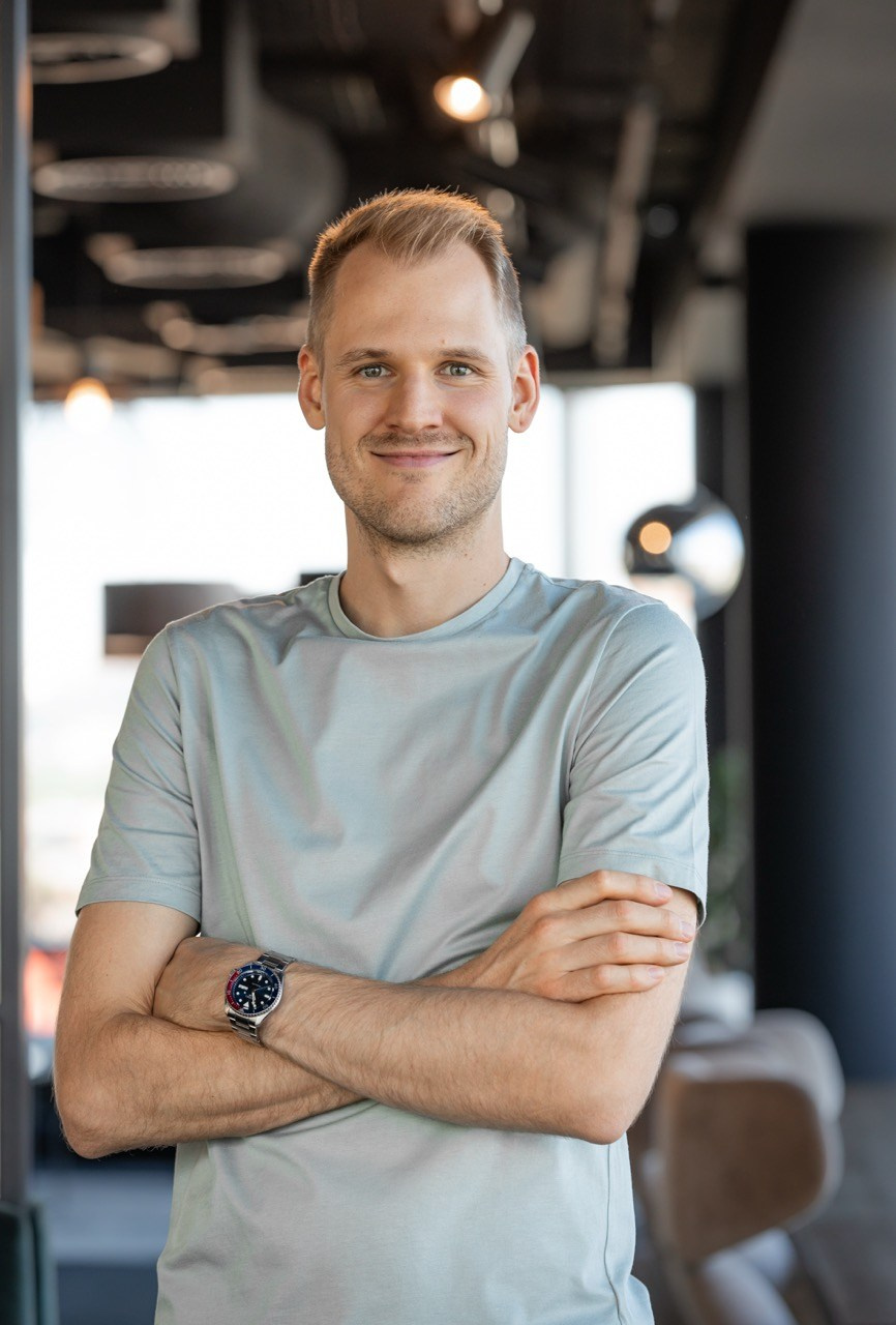 Korporátní a firemní fotografie. Dana Lišková — Empatická fotografka | Introspektivní umělkyně | Neurodivergentní koučka| Zakladatelka Artepy.cz