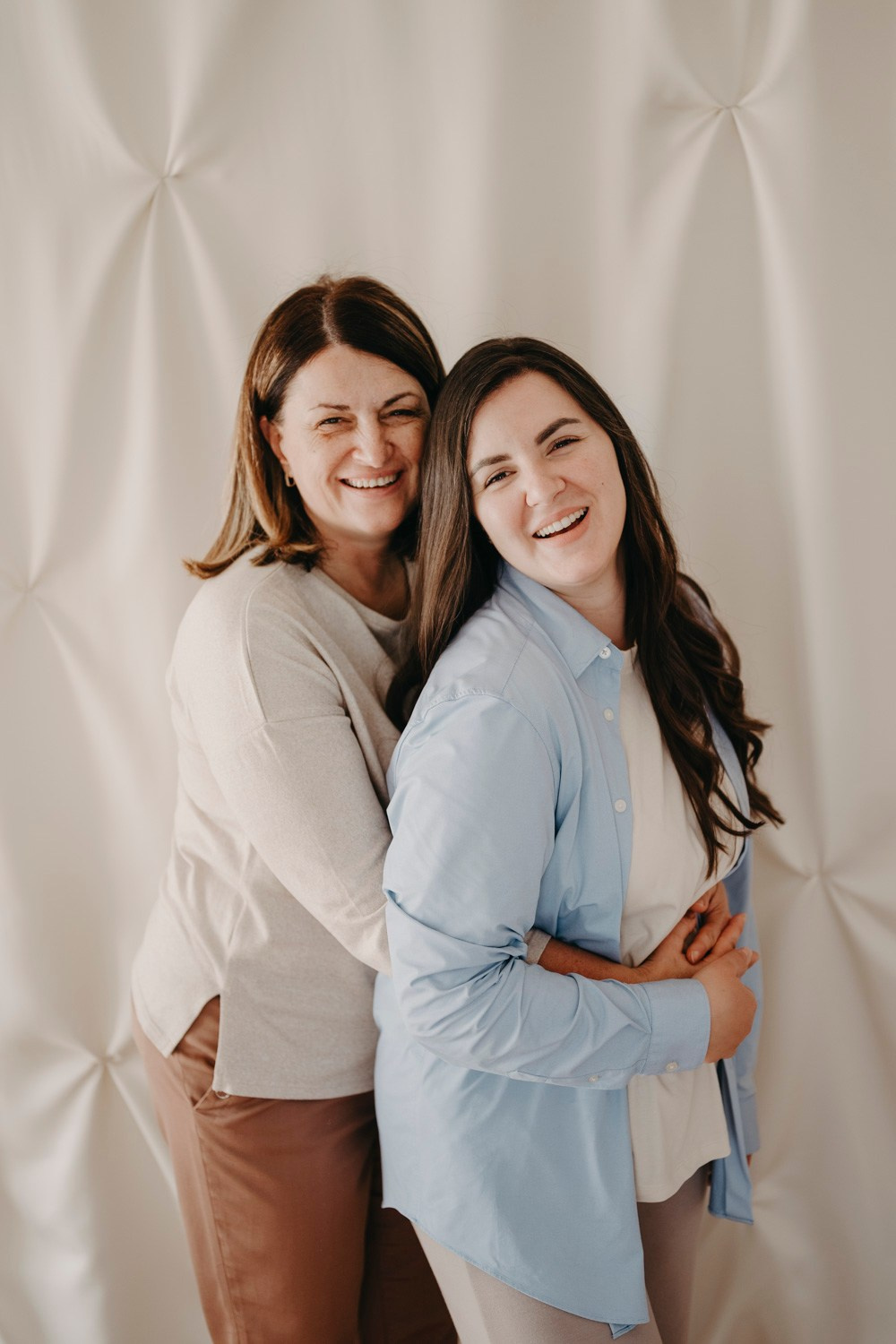 Mamine i bakine Masa i Nadja. Deciji i porodicni fotograf u Beogradu Oksana Skendzic