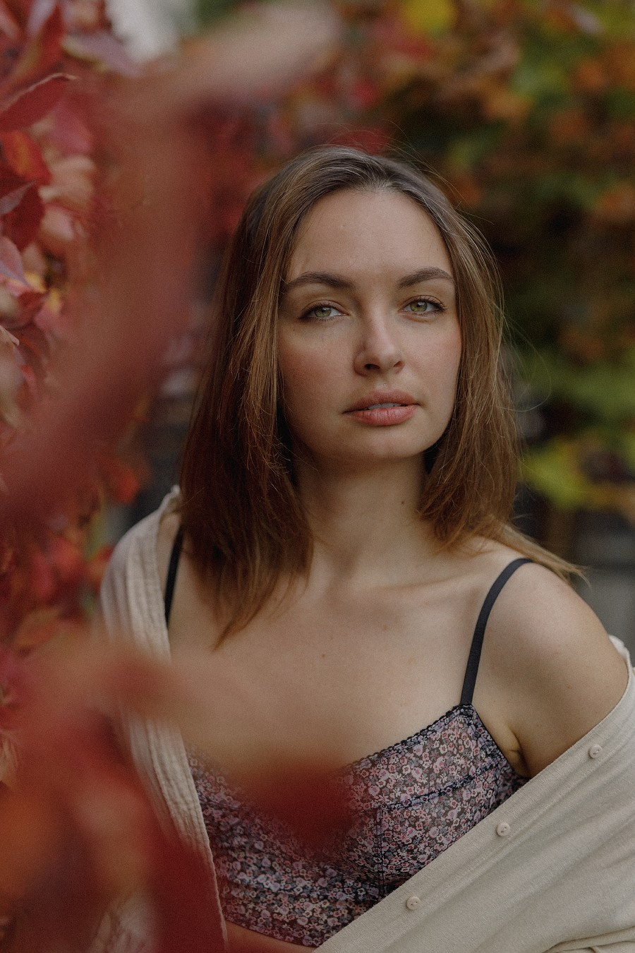 Emilia. Sesja w domu i ogrodzie. Fotograf w Krakowie i Europie