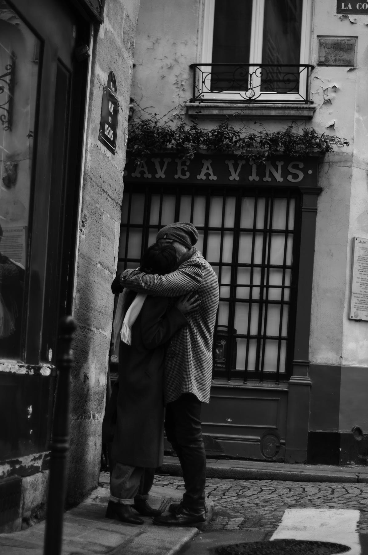 Парная фотосессия в Париже. Фотограф в Париже Полина Осипова