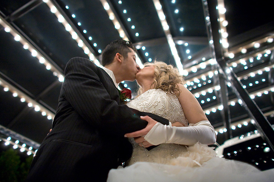 Linda & Mike – Halloween Wedding (10.31.08). Emin Kuliyev — Award-Winning Wedding Photojournalist NYC & USA | Best Wedding Photographer Known for Candid, Timeless Moments