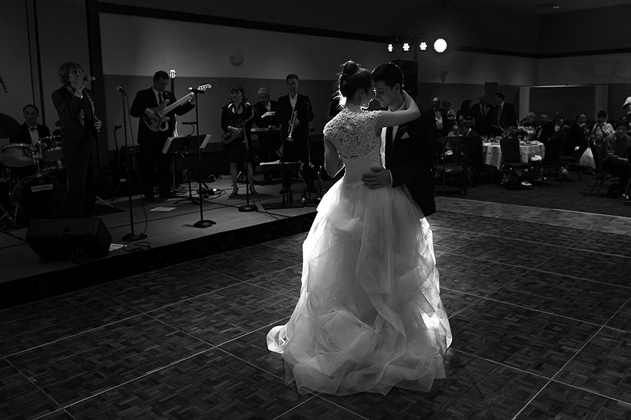 Genevieve & Josh– June 3rd,2012 – Minneapolis (Minnesota). Emin Kuliyev — Award-Winning Wedding Photojournalist NYC & USA | Best Wedding Photographer Known for Candid, Timeless Moments