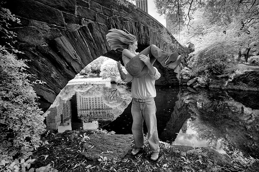 Matthew & Elizabeth – Engagement – 07/24/2009. Emin Kuliyev — Award-Winning Wedding Photojournalist NYC & USA | Best Wedding Photographer Known for Candid, Timeless Moments
