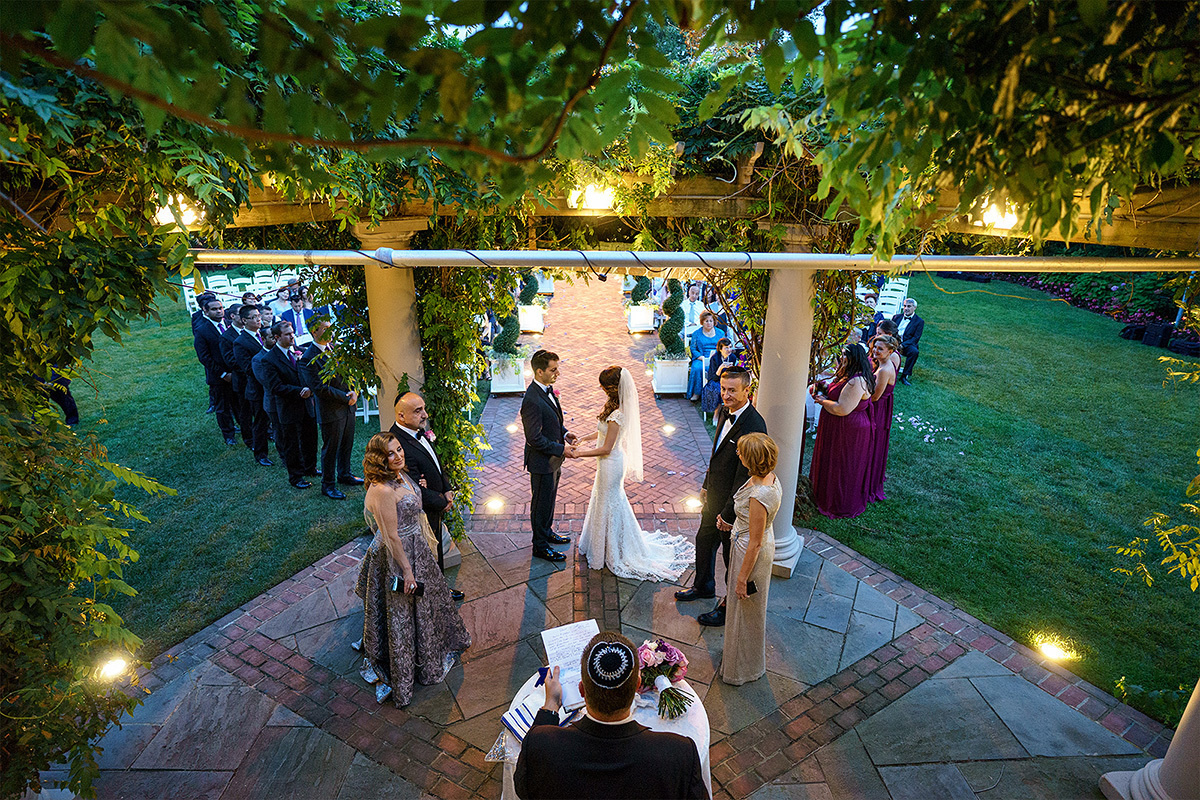 Ernest  and Jena – 8.27.2017 – Crest Hollow Country club. Emin Kuliyev — Award-Winning Wedding Photojournalist NYC & USA | Best Wedding Photographer Known for Candid, Timeless Moments