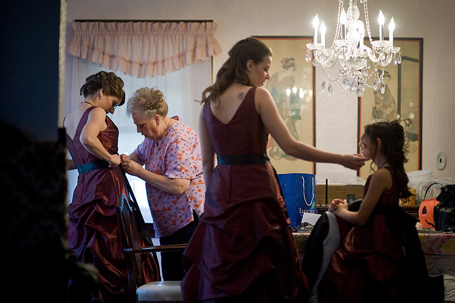 Linda & Mike – Halloween Wedding (10.31.08). Emin Kuliyev — Award-Winning Wedding Photojournalist NYC & USA | Best Wedding Photographer Known for Candid, Timeless Moments