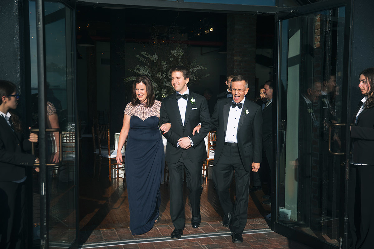 Eric & Debra  –  6/13/2015 (Wedding at Liberty Warehouse). Emin Kuliyev — Award-Winning Wedding Photojournalist NYC & USA | Best Wedding Photographer Known for Candid, Timeless Moments