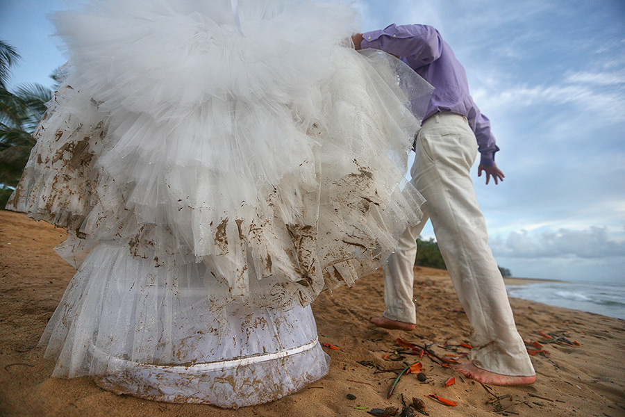 David & Leila (Puerto Rico) – Day 3 (July 28, 2013) Beach party. Emin Kuliyev — Award-Winning Wedding Photojournalist NYC & USA | Best Wedding Photographer Known for Candid, Timeless Moments