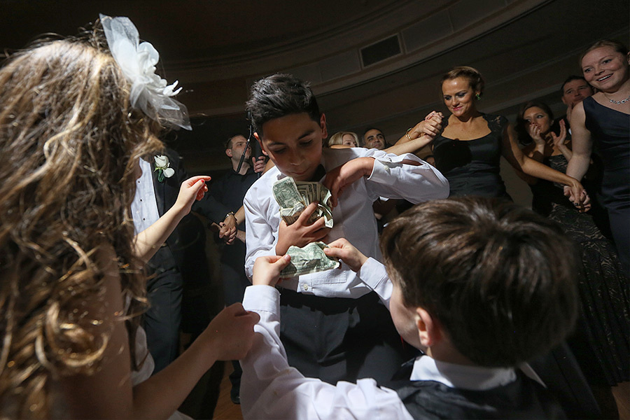 Niloufar & Ali –  – 11/28/2014 –  Oheka Castle,Huntington, NY. Emin Kuliyev — Award-Winning Wedding Photojournalist NYC & USA | Best Wedding Photographer Known for Candid, Timeless Moments