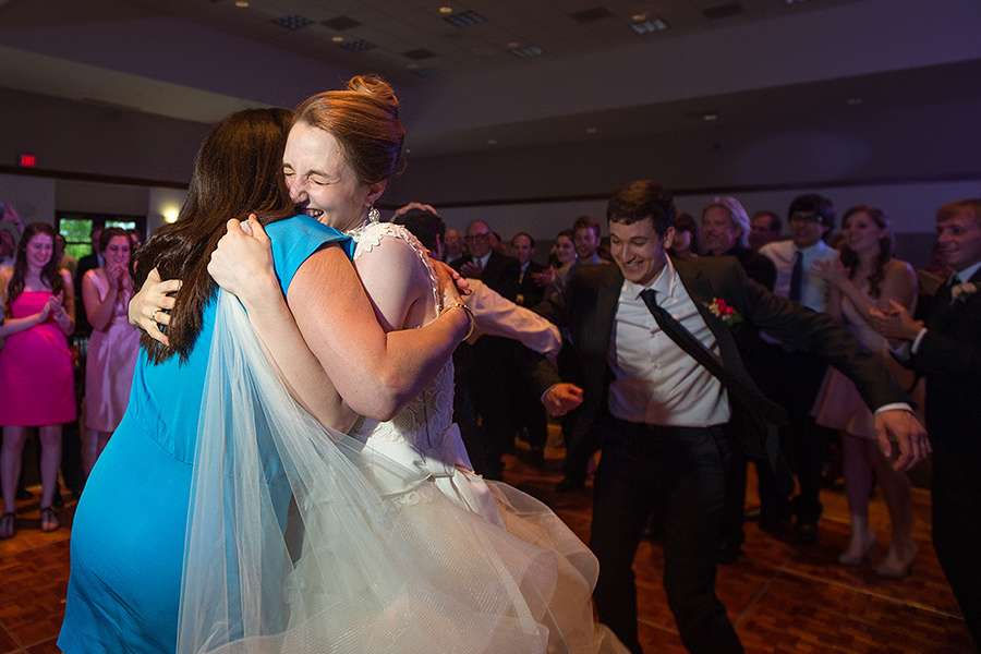 Genevieve & Josh– June 3rd,2012 – Minneapolis (Minnesota). Emin Kuliyev — Award-Winning Wedding Photojournalist NYC & USA | Best Wedding Photographer Known for Candid, Timeless Moments
