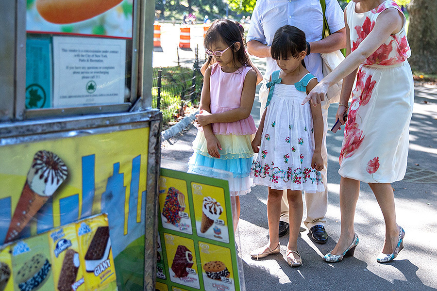 Family Photo Shoot – 08.05.13 (Manhattan, Central Park). Emin Kuliyev — Award-Winning Wedding Photojournalist NYC & USA | Best Wedding Photographer Known for Candid, Timeless Moments