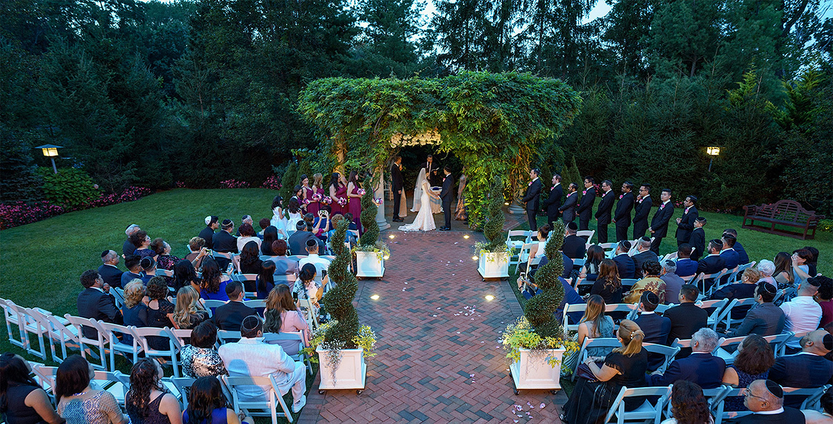 Ernest  and Jena – 8.27.2017 – Crest Hollow Country club. Emin Kuliyev — Award-Winning Wedding Photojournalist NYC & USA | Best Wedding Photographer Known for Candid, Timeless Moments