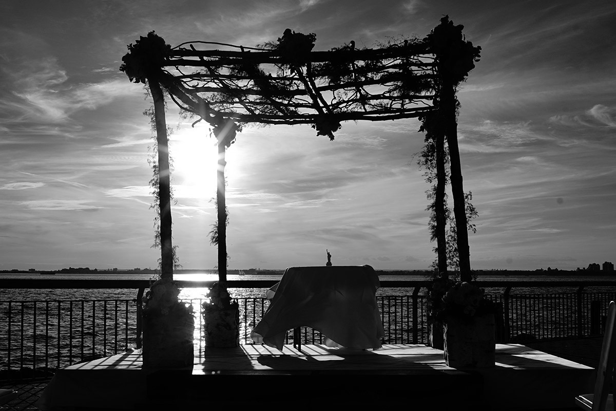 Eric & Debra  –  6/13/2015 (Wedding at Liberty Warehouse). Emin Kuliyev — Award-Winning Wedding Photojournalist NYC & USA | Best Wedding Photographer Known for Candid, Timeless Moments