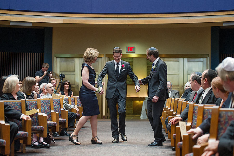 Genevieve & Josh– June 3rd,2012 – Minneapolis (Minnesota). Emin Kuliyev — Award-Winning Wedding Photojournalist NYC & USA | Best Wedding Photographer Known for Candid, Timeless Moments