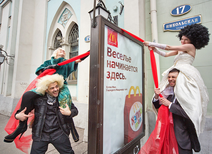 My Wedding Photography Workshops in Moscow 8-10 April, 2012 – Behind t. Emin Kuliyev — Award-Winning Wedding Photojournalist NYC & USA | Best Wedding Photographer Known for Candid, Timeless Moments
