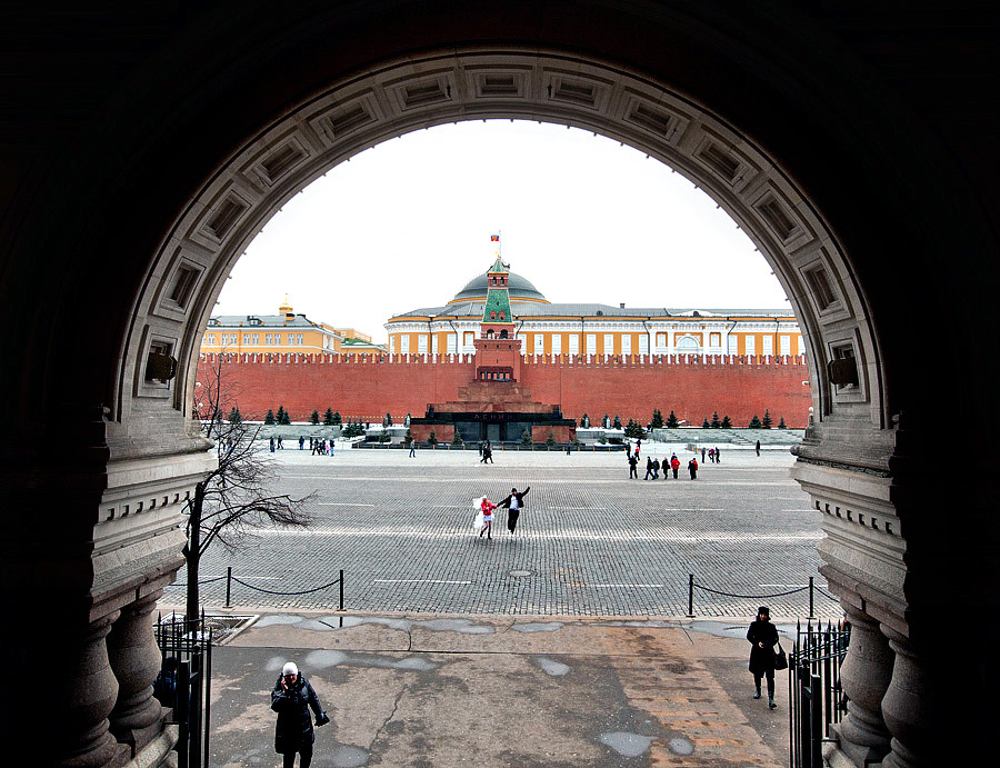 My Wedding Photography Workshops in Moscow (Russia) 22-28 March, 2011. Emin Kuliyev — Award-Winning Wedding Photojournalist NYC & USA | Best Wedding Photographer Known for Candid, Timeless Moments