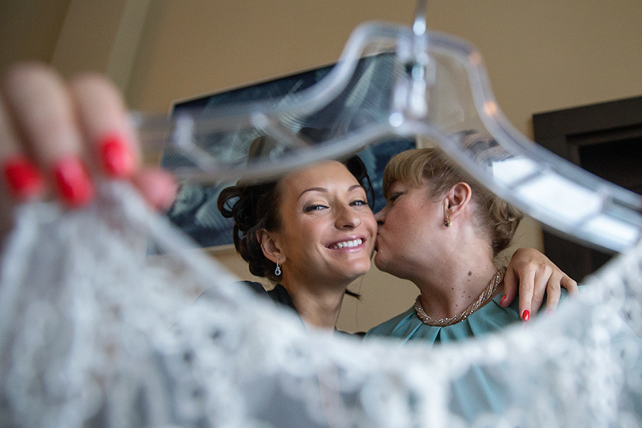 Margo & Alexey – (February, 2nd, 2013) Moscow (Russia). Emin Kuliyev — Award-Winning Wedding Photojournalist NYC & USA | Best Wedding Photographer Known for Candid, Timeless Moments