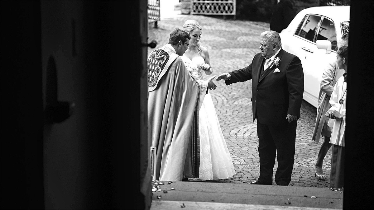 Stella & Shahin  –  Frankfurt (Germany)  6.11.16. Emin Kuliyev — Award-Winning Wedding Photojournalist NYC & USA | Best Wedding Photographer Known for Candid, Timeless Moments