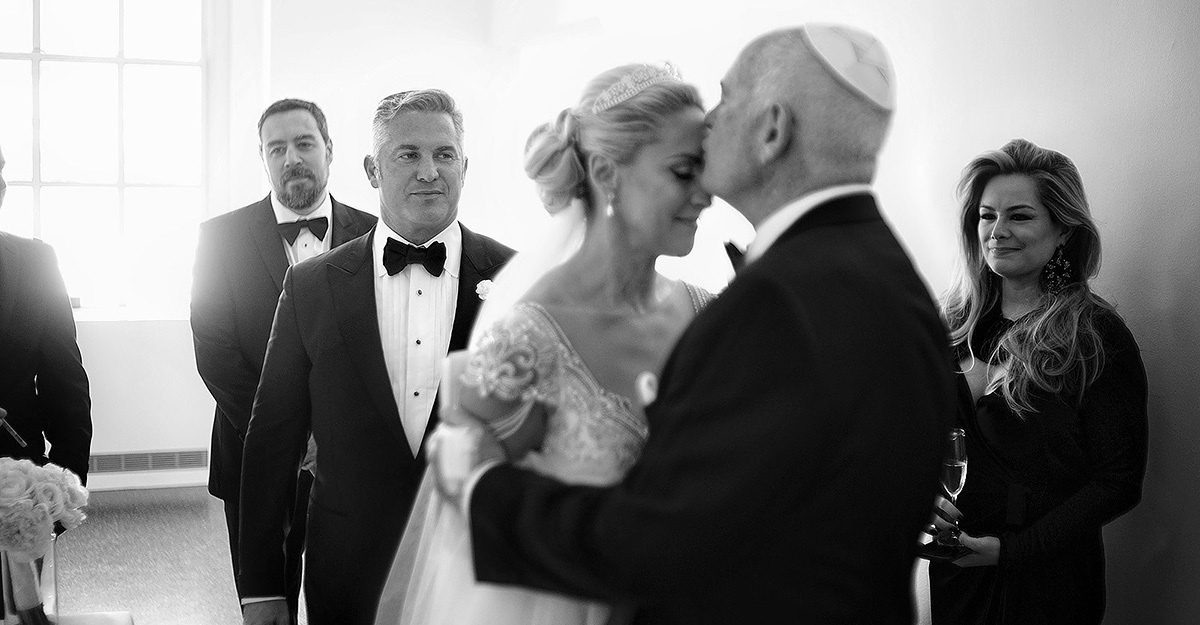 Evan & Hensi 09.24.2017 –  620 5th Ave Garden Loft And Rooftop. Emin Kuliyev — Award-Winning Wedding Photojournalist NYC & USA | Best Wedding Photographer Known for Candid, Timeless Moments