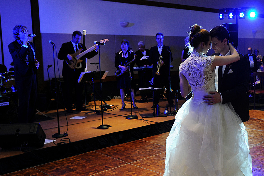 Genevieve & Josh– June 3rd,2012 – Minneapolis (Minnesota). Emin Kuliyev — Award-Winning Wedding Photojournalist NYC & USA | Best Wedding Photographer Known for Candid, Timeless Moments
