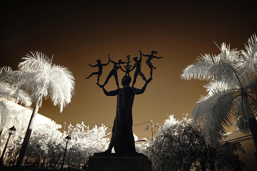 Joshua + Liane (San Juan) (Day 3) – 12/07/2014. Emin Kuliyev — Award-Winning Wedding Photojournalist NYC & USA | Best Wedding Photographer Known for Candid, Timeless Moments