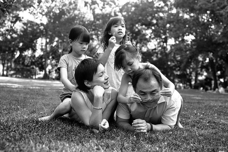 Family Photo Shoot – 08.05.13 (Manhattan, Central Park). Emin Kuliyev — Award-Winning Wedding Photojournalist NYC & USA | Best Wedding Photographer Known for Candid, Timeless Moments