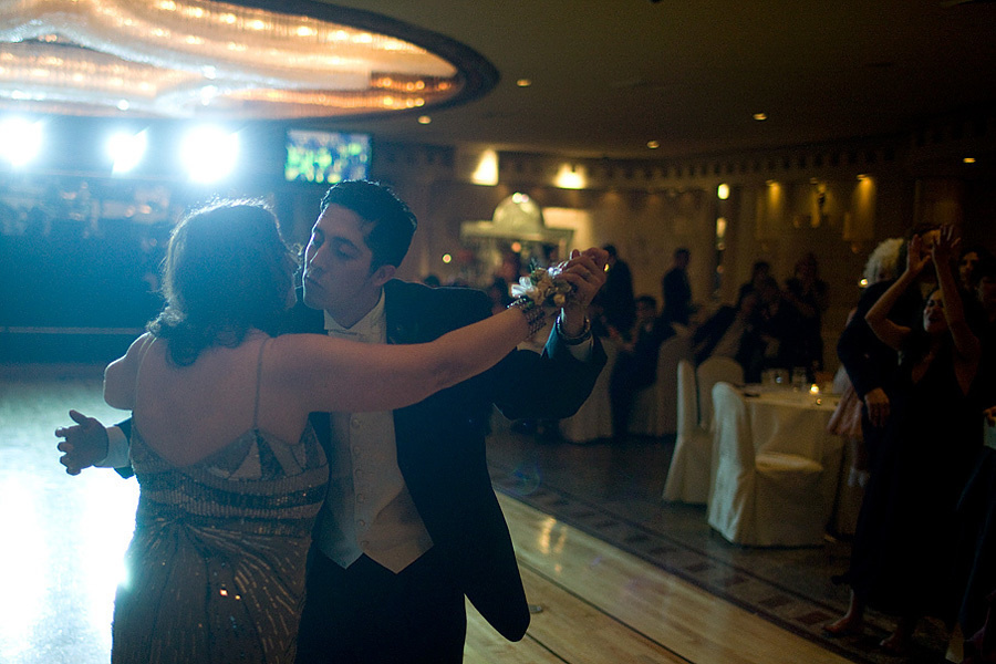 Linda & Mike – Halloween Wedding (10.31.08). Emin Kuliyev — Award-Winning Wedding Photojournalist NYC & USA | Best Wedding Photographer Known for Candid, Timeless Moments