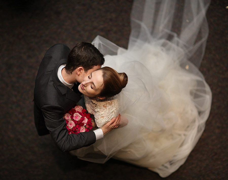 Genevieve & Josh– June 3rd,2012 – Minneapolis (Minnesota). Emin Kuliyev — Award-Winning Wedding Photojournalist NYC & USA | Best Wedding Photographer Known for Candid, Timeless Moments