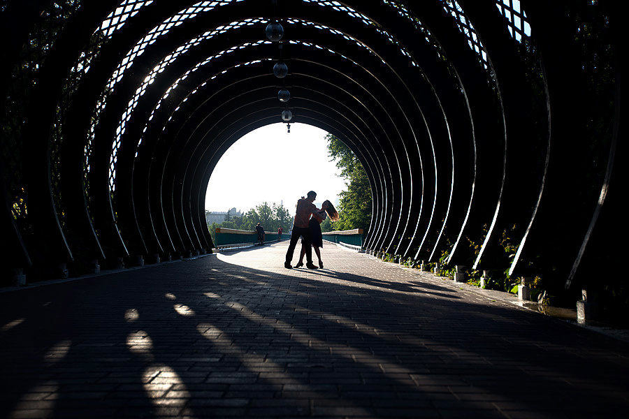 Liliya & Vova – Love Story (Moscow, Russia) – June 12th, 2010. Emin Kuliyev — Award-Winning Wedding Photojournalist NYC & USA | Best Wedding Photographer Known for Candid, Timeless Moments