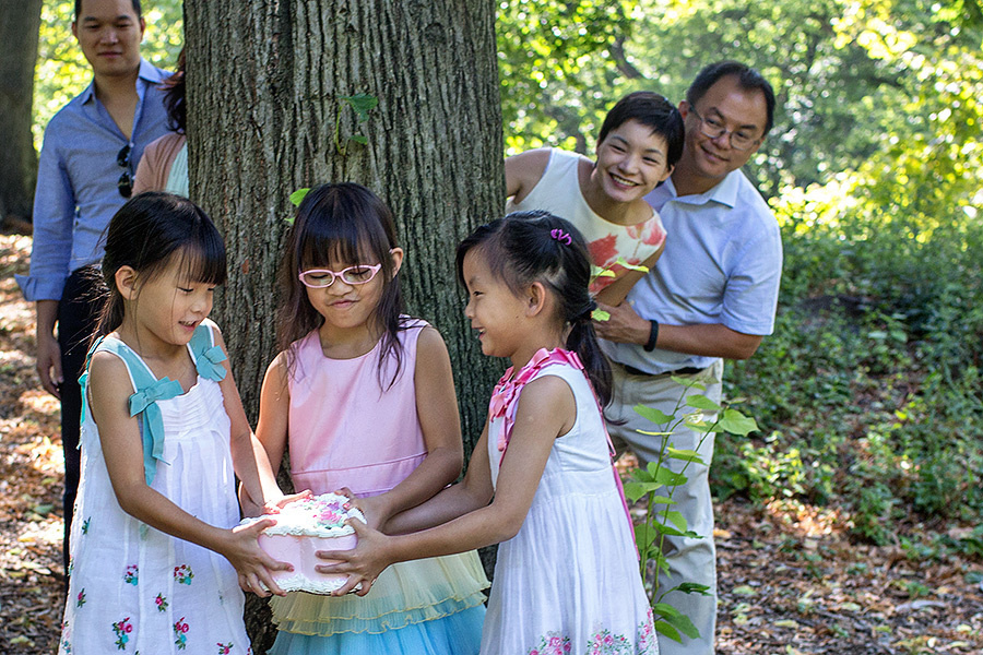 Family Photo Shoot – 08.05.13 (Manhattan, Central Park). Emin Kuliyev — Award-Winning Wedding Photojournalist NYC & USA | Best Wedding Photographer Known for Candid, Timeless Moments