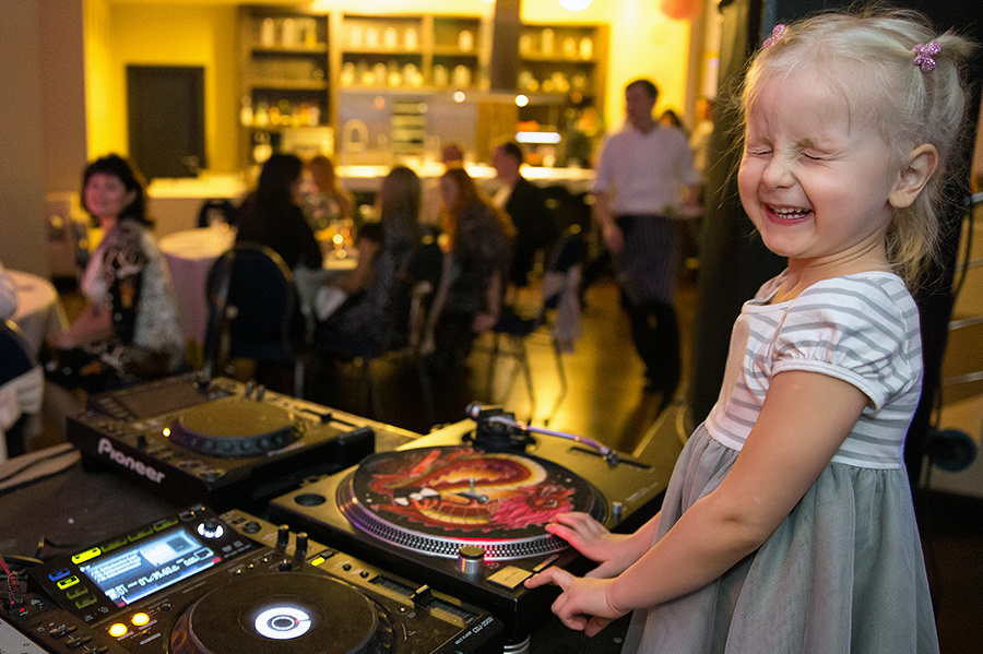 Margo & Alexey – (February, 2nd, 2013) Moscow (Russia). Emin Kuliyev — Award-Winning Wedding Photojournalist NYC & USA | Best Wedding Photographer Known for Candid, Timeless Moments