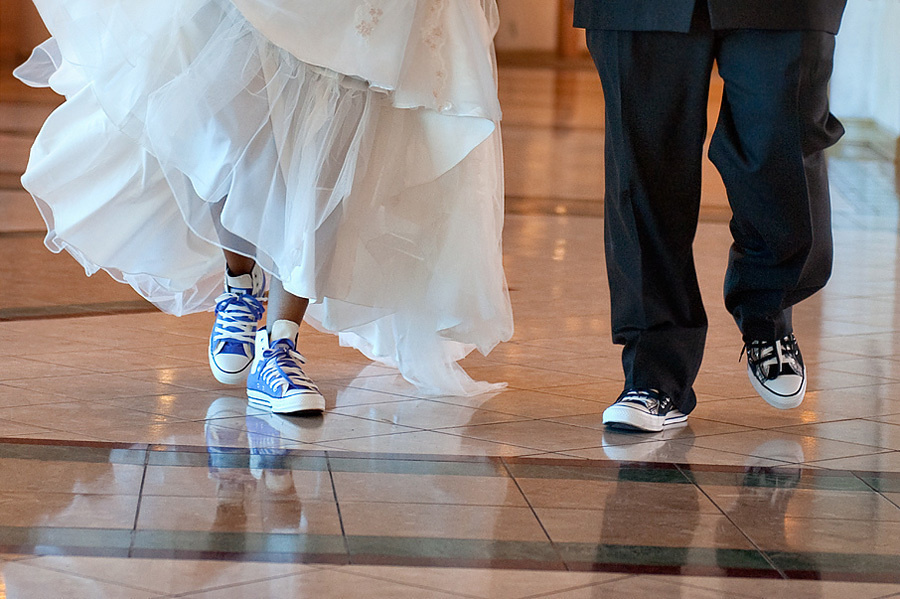 Rona & Charles (October 24, 2009) Halloween wedding – Saint Louis, Mis. Emin Kuliyev — Award-Winning Wedding Photojournalist NYC & USA | Best Wedding Photographer Known for Candid, Timeless Moments