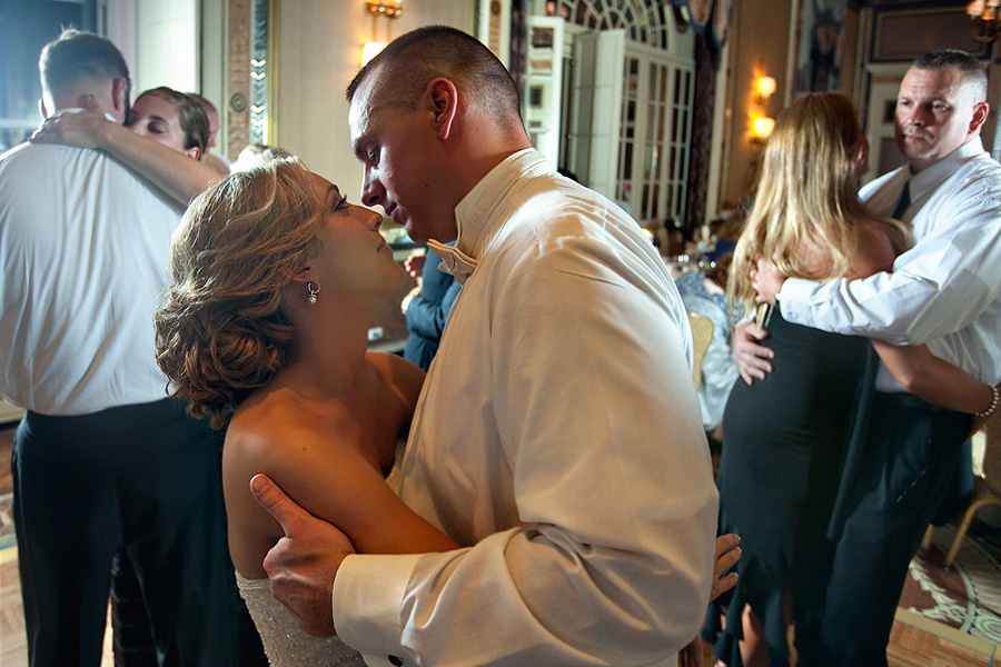 Matthew & Elizabeth – Wedding – 08/15/2009. Emin Kuliyev — Award-Winning Wedding Photojournalist NYC & USA | Best Wedding Photographer Known for Candid, Timeless Moments