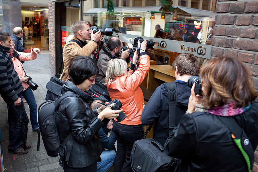 My Workshop in Düsseldorf (Germany) – Behind the scene. Emin Kuliyev — Award-Winning Wedding Photojournalist NYC & USA | Best Wedding Photographer Known for Candid, Timeless Moments