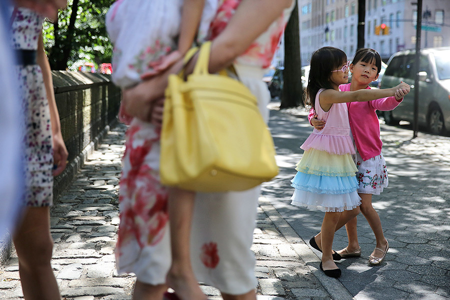 Family Photo Shoot – 08.05.13 (Manhattan, Central Park). Emin Kuliyev — Award-Winning Wedding Photojournalist NYC & USA | Best Wedding Photographer Known for Candid, Timeless Moments