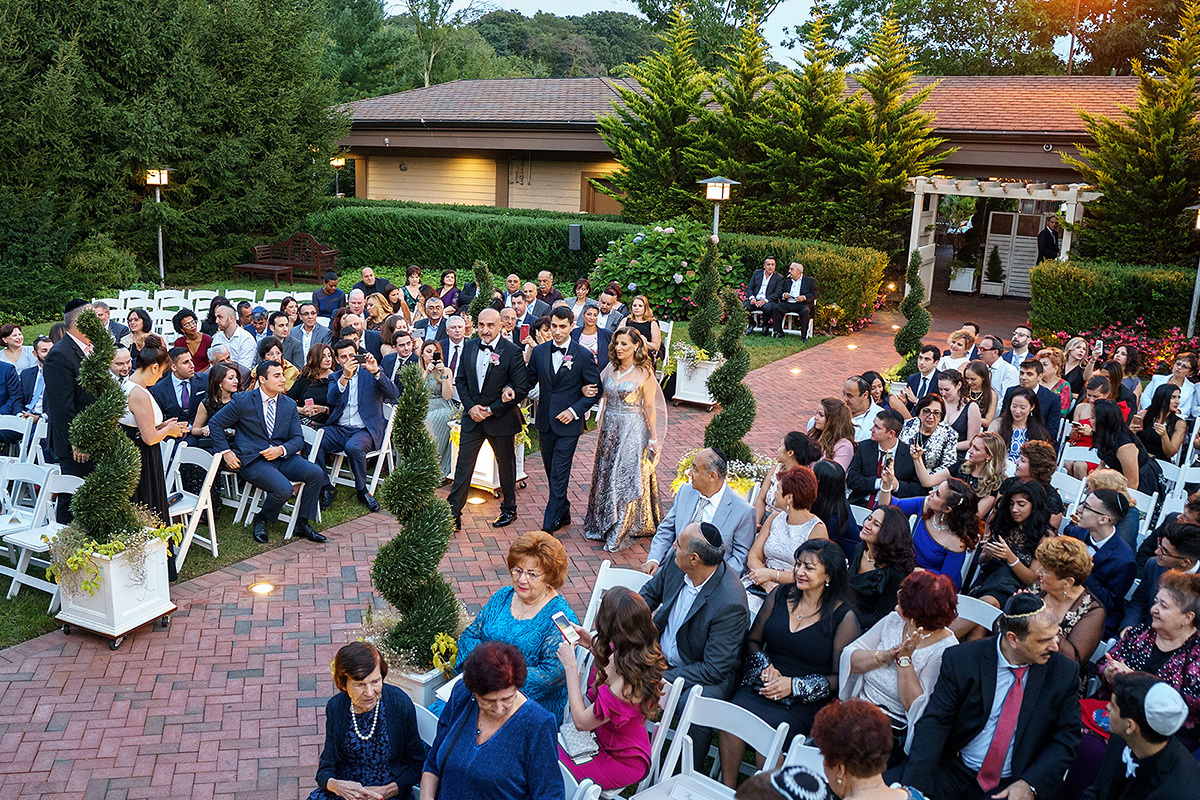 Ernest  and Jena – 8.27.2017 – Crest Hollow Country club. Emin Kuliyev — Award-Winning Wedding Photojournalist NYC & USA | Best Wedding Photographer Known for Candid, Timeless Moments
