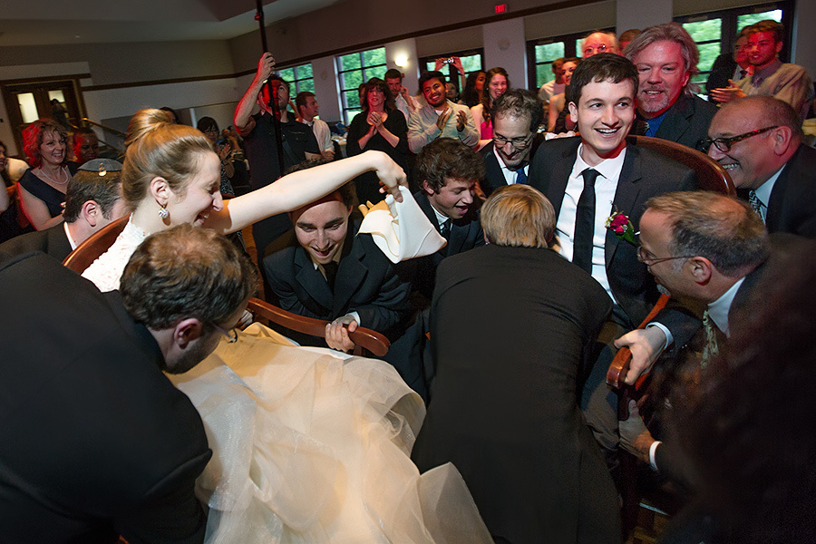 Genevieve & Josh– June 3rd,2012 – Minneapolis (Minnesota). Emin Kuliyev — Award-Winning Wedding Photojournalist NYC & USA | Best Wedding Photographer Known for Candid, Timeless Moments