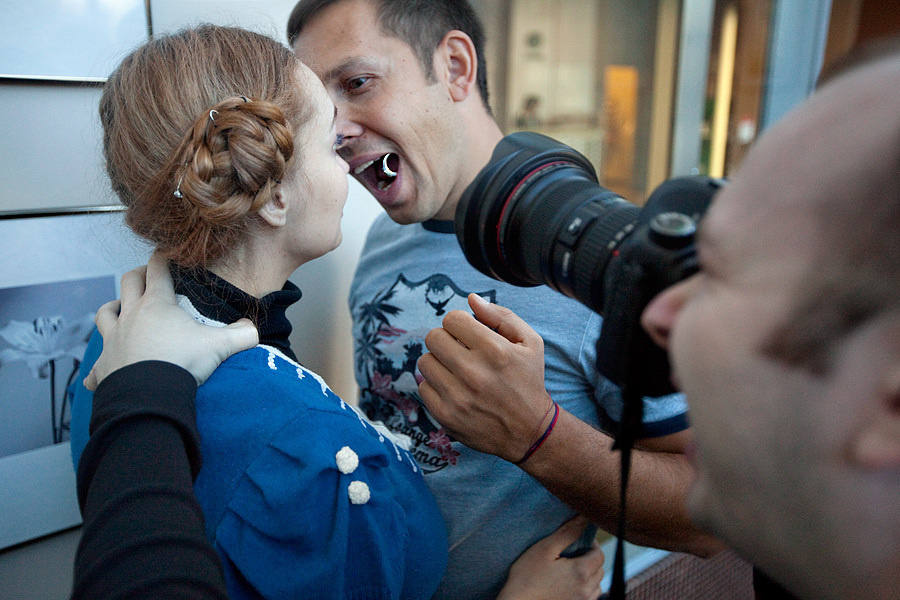 My Workshop in Moscow (Russia) 1-3 March, 2010 – Behind the scene. Emin Kuliyev — Award-Winning Wedding Photojournalist NYC & USA | Best Wedding Photographer Known for Candid, Timeless Moments