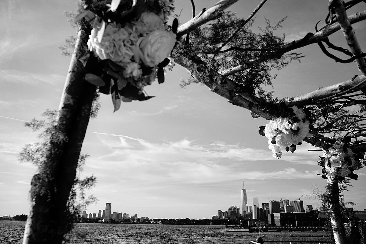 Eric & Debra  –  6/13/2015 (Wedding at Liberty Warehouse). Emin Kuliyev — Award-Winning Wedding Photojournalist NYC & USA | Best Wedding Photographer Known for Candid, Timeless Moments