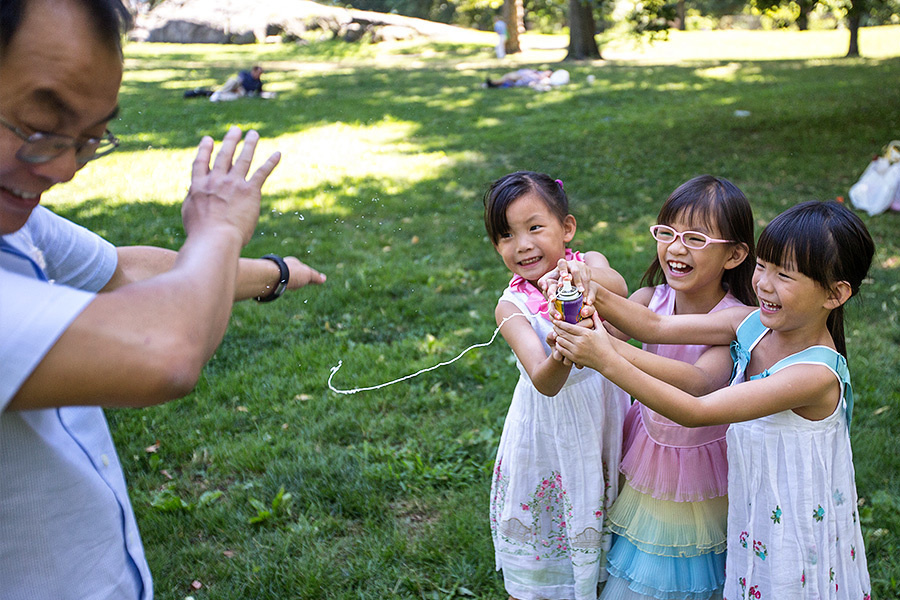 Family Photo Shoot – 08.05.13 (Manhattan, Central Park). Emin Kuliyev — Award-Winning Wedding Photojournalist NYC & USA | Best Wedding Photographer Known for Candid, Timeless Moments