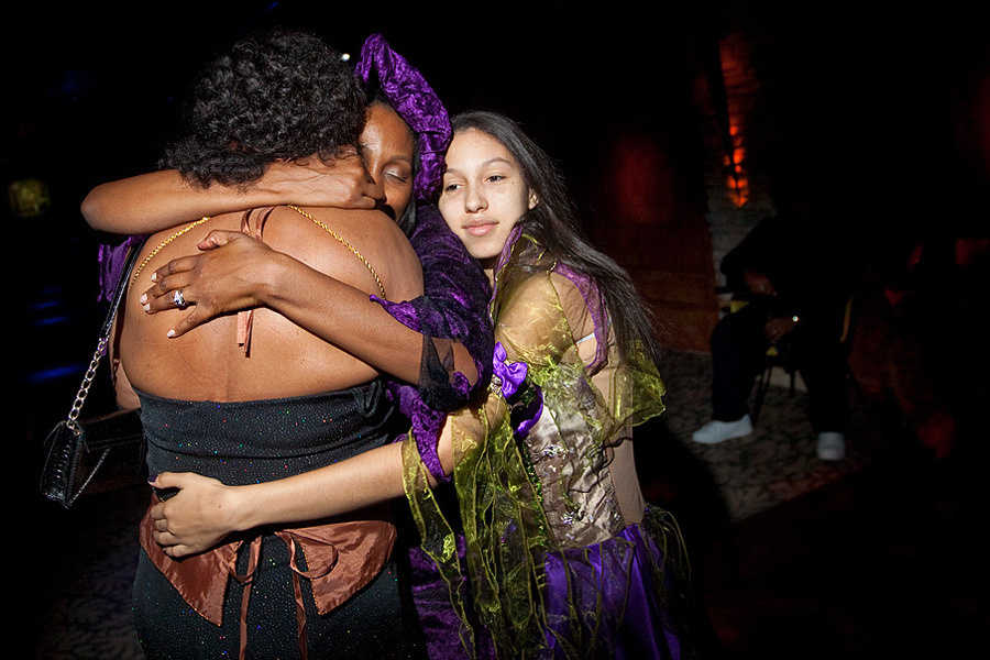 Rona & Charles (October 24, 2009) Halloween wedding – Saint Louis, Mis. Emin Kuliyev — Award-Winning Wedding Photojournalist NYC & USA | Best Wedding Photographer Known for Candid, Timeless Moments