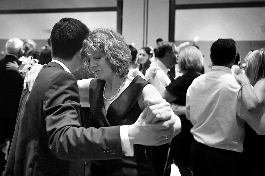 Genevieve & Josh– June 3rd,2012 – Minneapolis (Minnesota). Emin Kuliyev — Award-Winning Wedding Photojournalist NYC & USA | Best Wedding Photographer Known for Candid, Timeless Moments
