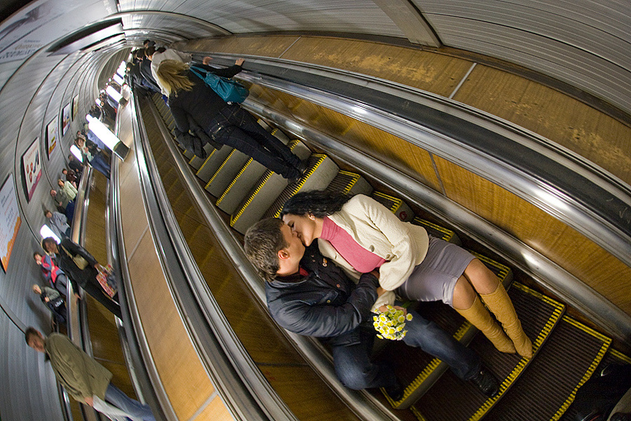 Alexandr & Nastya – Engagement – 09/11/2008. Emin Kuliyev — Award-Winning Wedding Photojournalist NYC & USA | Best Wedding Photographer Known for Candid, Timeless Moments