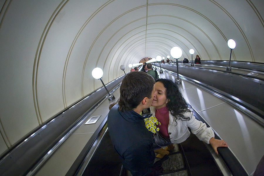 Alexandr & Nastya – Engagement – 09/11/2008. Emin Kuliyev — Award-Winning Wedding Photojournalist NYC & USA | Best Wedding Photographer Known for Candid, Timeless Moments