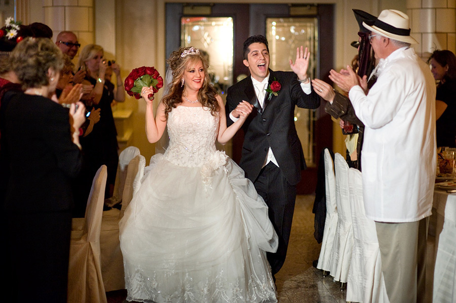 Linda & Mike – Halloween Wedding (10.31.08). Emin Kuliyev — Award-Winning Wedding Photojournalist NYC & USA | Best Wedding Photographer Known for Candid, Timeless Moments