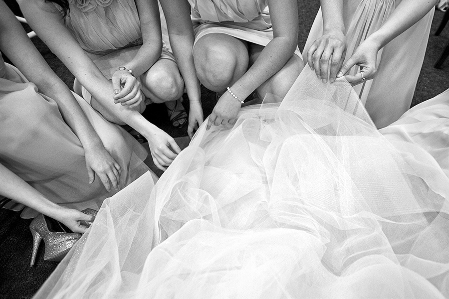 Genevieve & Josh– June 3rd,2012 – Minneapolis (Minnesota). Emin Kuliyev — Award-Winning Wedding Photojournalist NYC & USA | Best Wedding Photographer Known for Candid, Timeless Moments