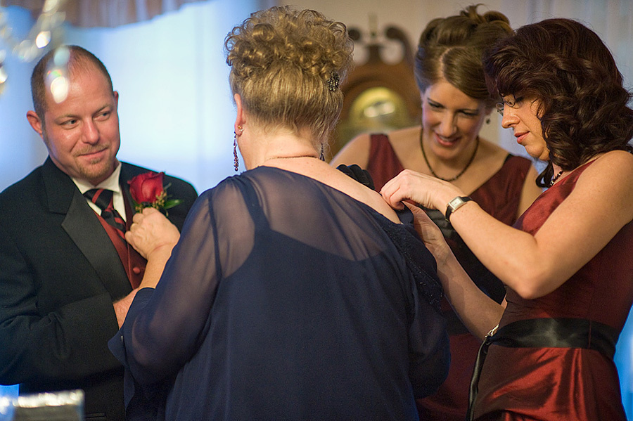 Linda & Mike – Halloween Wedding (10.31.08). Emin Kuliyev — Award-Winning Wedding Photojournalist NYC & USA | Best Wedding Photographer Known for Candid, Timeless Moments