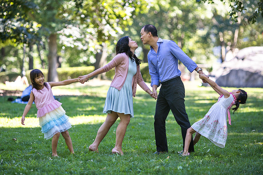 Family Photo Shoot – 08.05.13 (Manhattan, Central Park). Emin Kuliyev — Award-Winning Wedding Photojournalist NYC & USA | Best Wedding Photographer Known for Candid, Timeless Moments