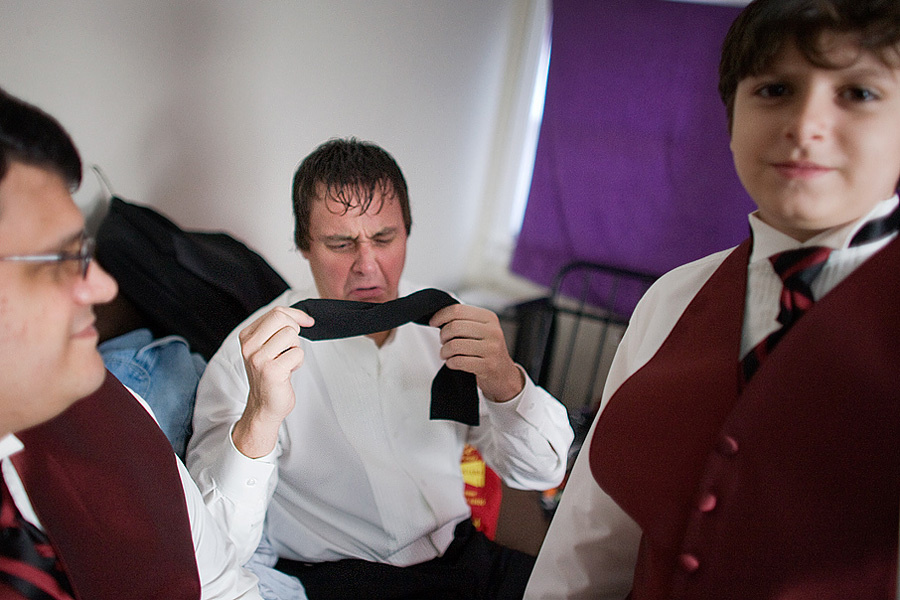 Linda & Mike – Halloween Wedding (10.31.08). Emin Kuliyev — Award-Winning Wedding Photojournalist NYC & USA | Best Wedding Photographer Known for Candid, Timeless Moments