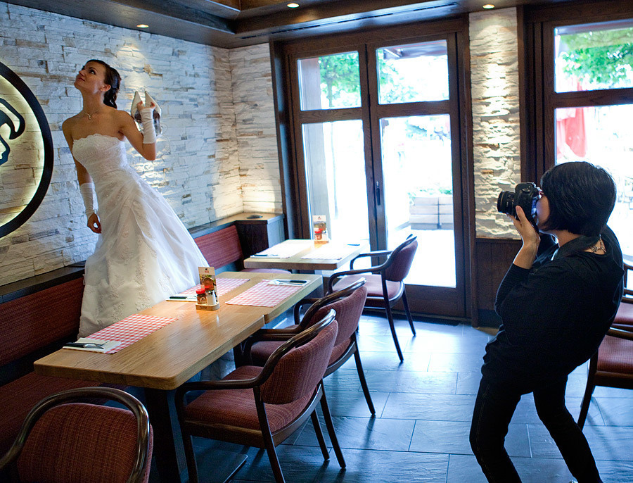 My Workshop in Düsseldorf (Germany) – Behind the scene. Emin Kuliyev — Award-Winning Wedding Photojournalist NYC & USA | Best Wedding Photographer Known for Candid, Timeless Moments